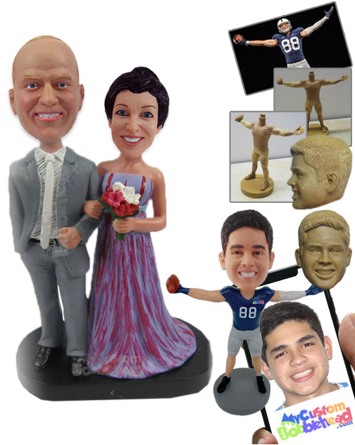 Bride & Groom in Classic Wedding Outfits Personalized Bobblehead